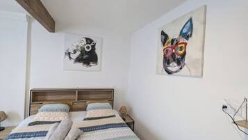 1 bedroom, desk, free WiFi, bed sheets