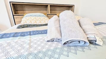 1 quarto, escrivaninha, Wi-Fi de cortesia, roupa de cama