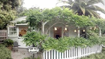 Studio, Smoking, Balcony | Exterior