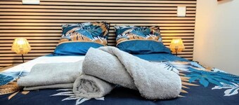 Studio 4 - Bright Cocoon 