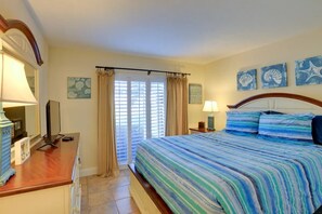 2 bedrooms, iron/ironing board, WiFi, bed sheets - Beautifully updated Capstan 2bed/2bath, steps to beach in OV, Fort Pierce, FL (Fort Pierce)