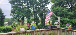 Property grounds - Pet Friendly • Fenced Yard • Hot Tub • Romantic (Ravena)