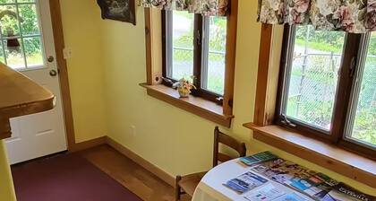 Pet Friendly • Fenced Yard • Hot Tub • Romantic