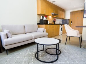 Studio, Sauna | Living area - Easygo- Spaciou STU With Pool Viewlp17 (Dubai)