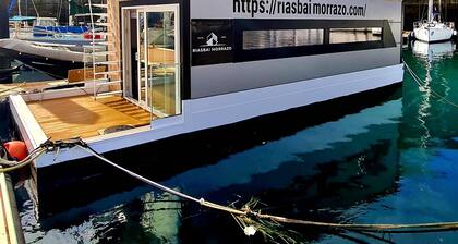 Floating apartment in the nautical Vigo ferry dock Cies Islands and Cangas
