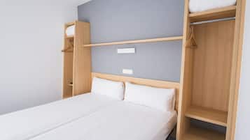 Economy Twin Room | Desk, free WiFi