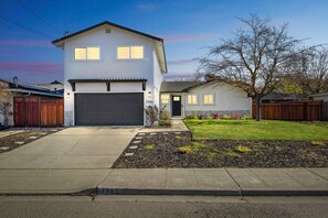 House, 5 Bedrooms | Exterior