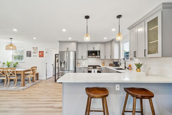 House, 5 Bedrooms | Private kitchen | Fridge, oven, coffee/tea maker, electric kettle