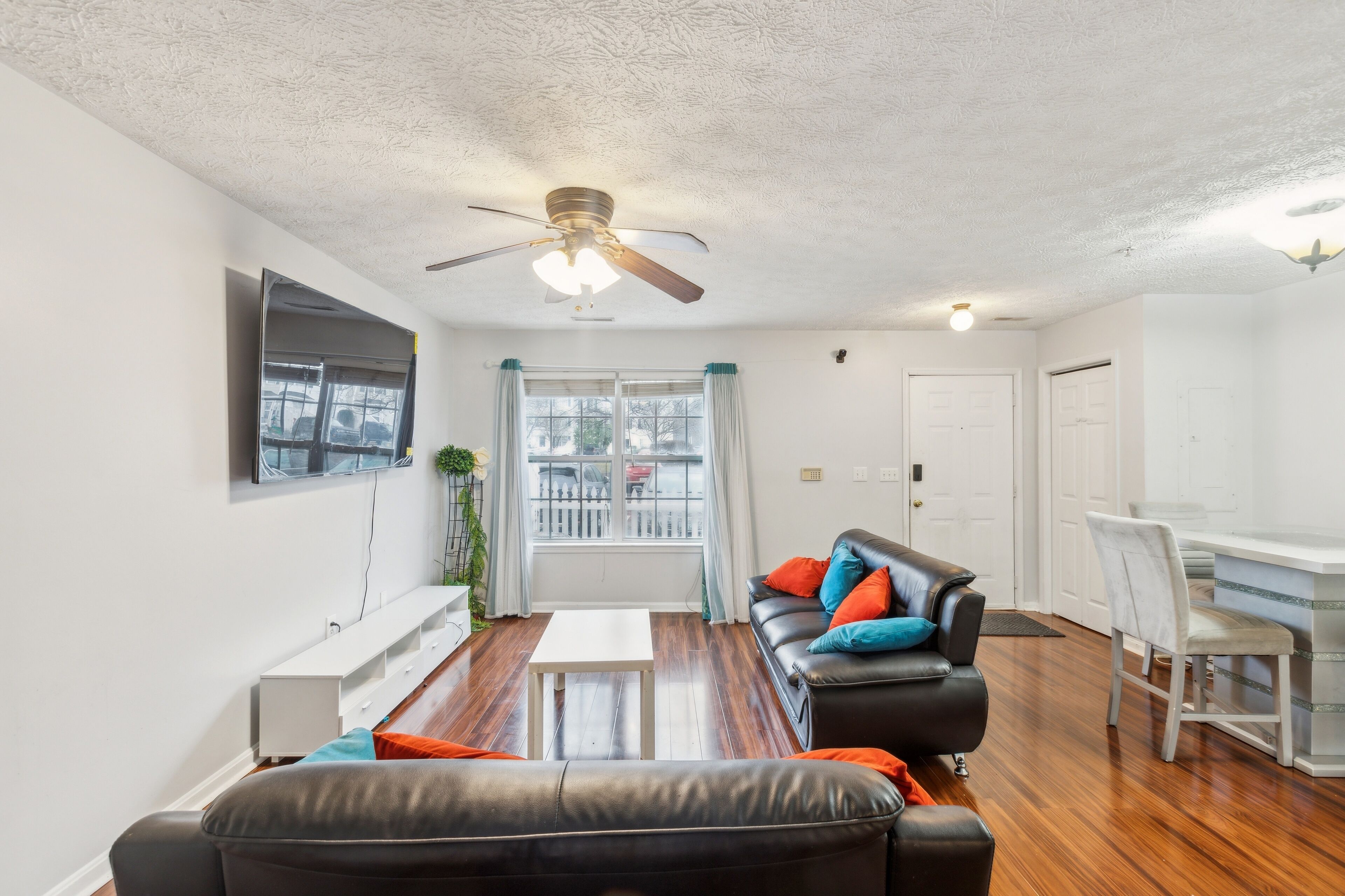 Townhome, 3 Bedrooms | Living area | Smart TV