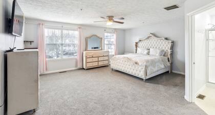 Cozy Coastal Retreat In The Heart Of Annapolis 3 Bedroom Townhouse