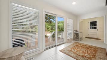 House, 6 Bedrooms | Interior