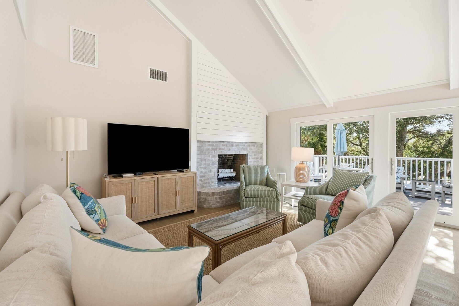 House, 6 Bedrooms | Living area