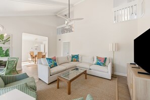 Casa, 6 habitaciones | Área de sala de estar