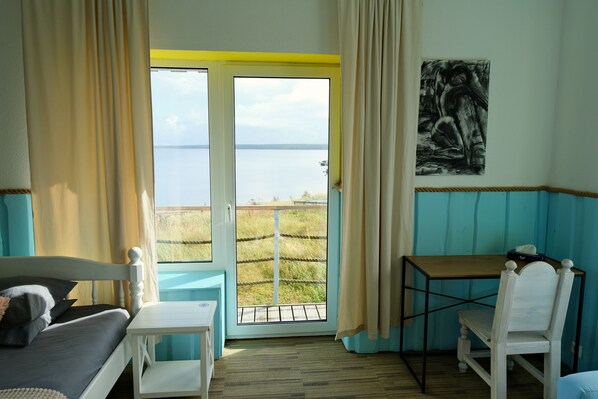 Superior-Einzelzimmer, Balkon, Meerblick | Terrasse/Patio