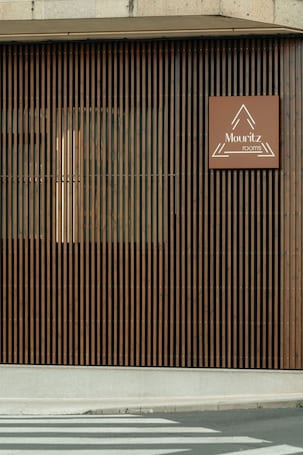 Exterior detail. Mouritz Rooms double in Negreira