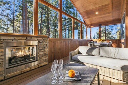 Mountain Majesty: Lake Views, 10-Bedroom, Pool