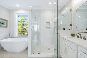 Håndklæder, Sæbe, Shampoo, Toiletpapir