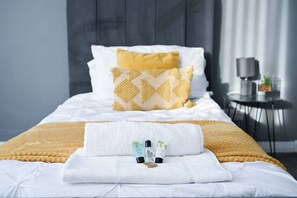 3 bedrooms, iron/ironing board, WiFi, bed sheets