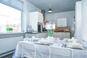 Dining - Humble Home NE - Short & Long stay or Contractors 1 (Gateshead)