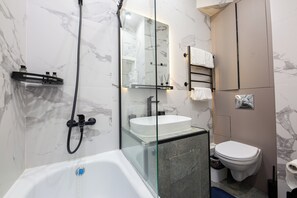 Unclassified image, 3 of 25, button