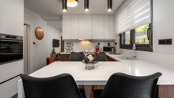 2 bedrooms, soundproofing