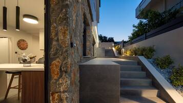 2 bedrooms, soundproofing