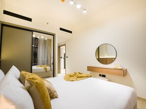 2 bedrooms, bed sheets - Easygo- Stylish 1bdr Binghatti Corner (Dubai)