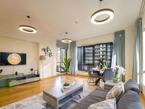 Apartment, 1 Bedroom, Pool Access | Living room