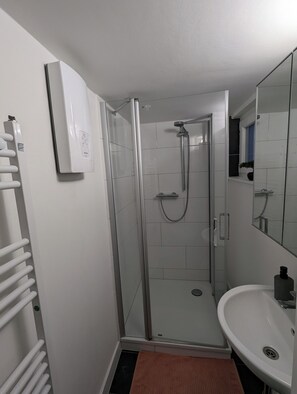 Bruser, håndklæder, Sæbe, Toiletpapir