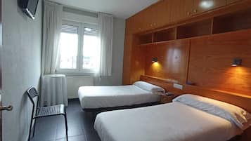Standaard kamer, 1 twee- of 2 eenpersoonsbedden | Geluiddichte muren, gratis wifi