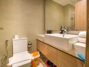 Studio, Poolzugang | Badezimmer