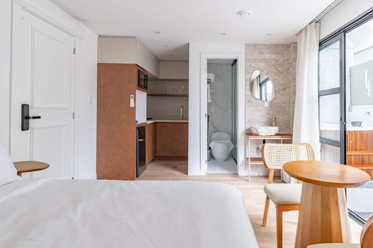 Deluxe suite | 1 slaapkamer, luxe beddengoed, Select Comfort-bedden, een gratis minibar