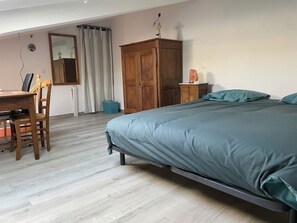 1 bedroom, WiFi, bed sheets