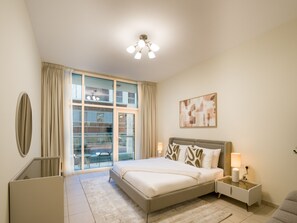 Apartment, 1 Bedroom, Pool Access | 1 bedroom, bed sheets