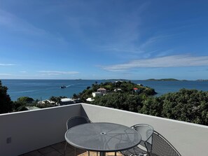 Outdoor dining - Frank Bay House (Cruz Bay)