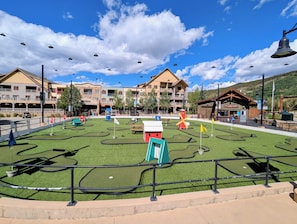 Property grounds - Spacious, updated, Walk to Slopes, & Hot tub (Keystone)