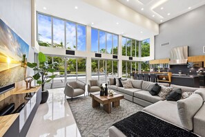 Fernseher, Stereoanlage