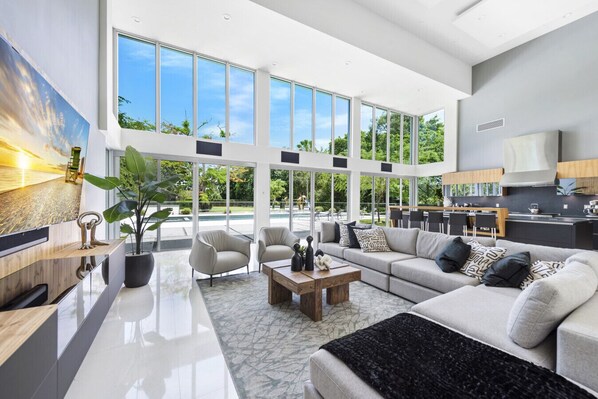 Fernseher, Stereoanlage