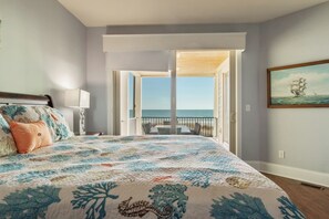 7 bedrooms, desk, iron/ironing board, free WiFi