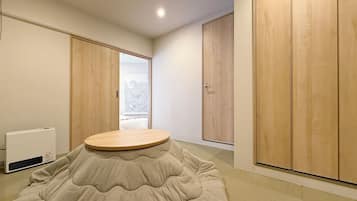 Deluxe Apartment | 2 bedrooms, iron/ironing board, free WiFi