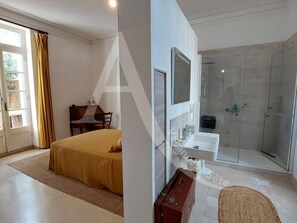 5 chambres, fer et planche à repasser, Wi-Fi gratuit, draps fournis