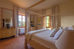 13 camere, ferro/asse da stiro, Wi-Fi, lenzuola