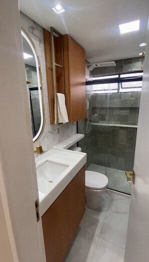 Dutxa, tovalloles i paper higiènic 