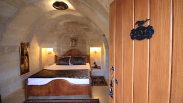 Standard-Doppelzimmer | 1 Schlafzimmer, Minibar, Zimmersafe, Schreibtisch