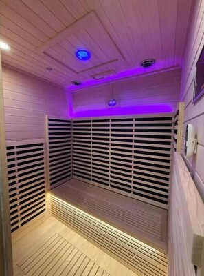 Sauna - Studio Apartment (Nong Bon)