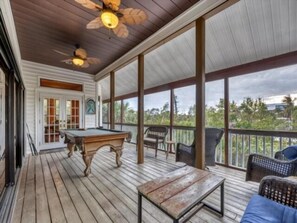 Terrace/patio - Welcome to your dream island! Escape to the serene charm of Palm Island! (Palm Island)