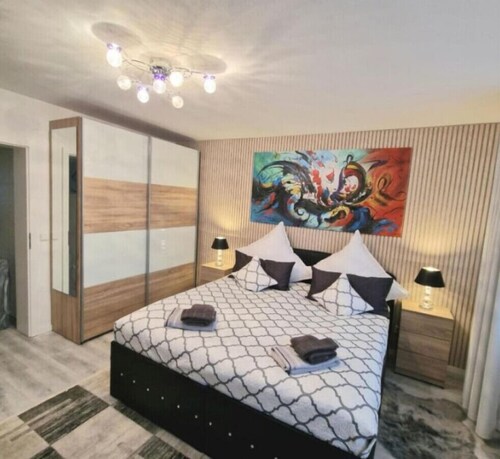 Family freundliche geräumige Design-Wohnung mit Balkon im Zentrum - APOLONIAliving