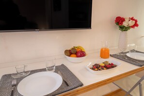 50-inch flat-screen TV with satellite channels - BnButler - Alessandria 4 (Milan)