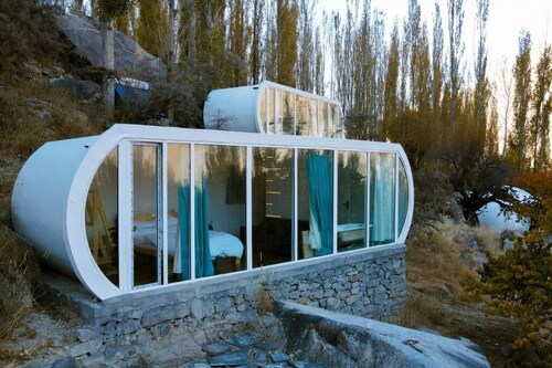 Couple's Peaceful Offgrid Pod w/ Hot Tub & Bonfire