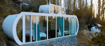 Couple's Peaceful Offgrid Pod w/ Hot Tub & Bonfire